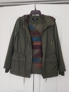 Utility Hooded Anorak Jacket in Olive Green